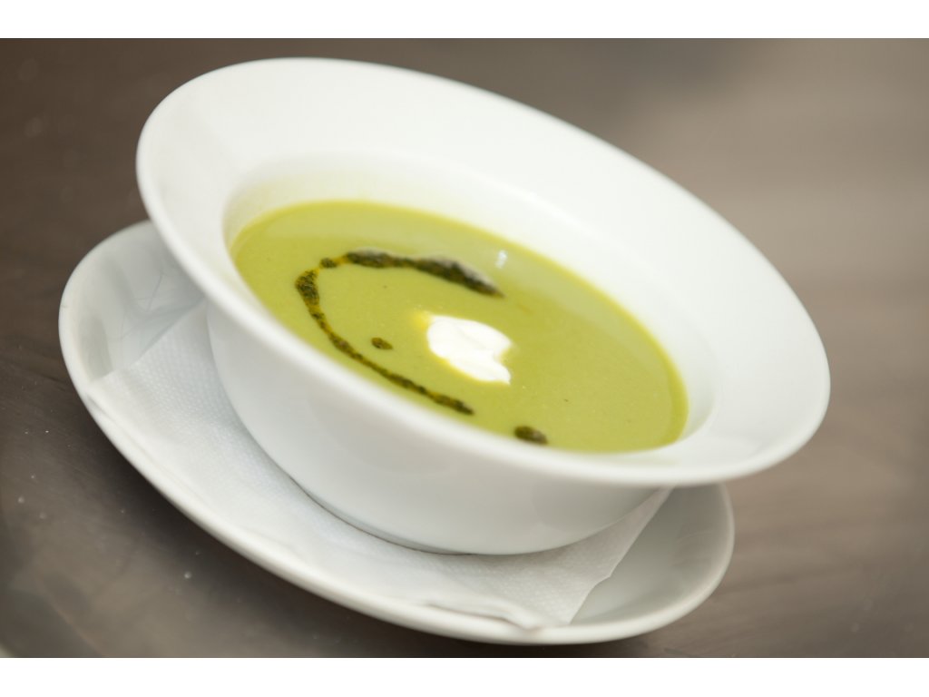 Peas soup with mint and créme fraiche